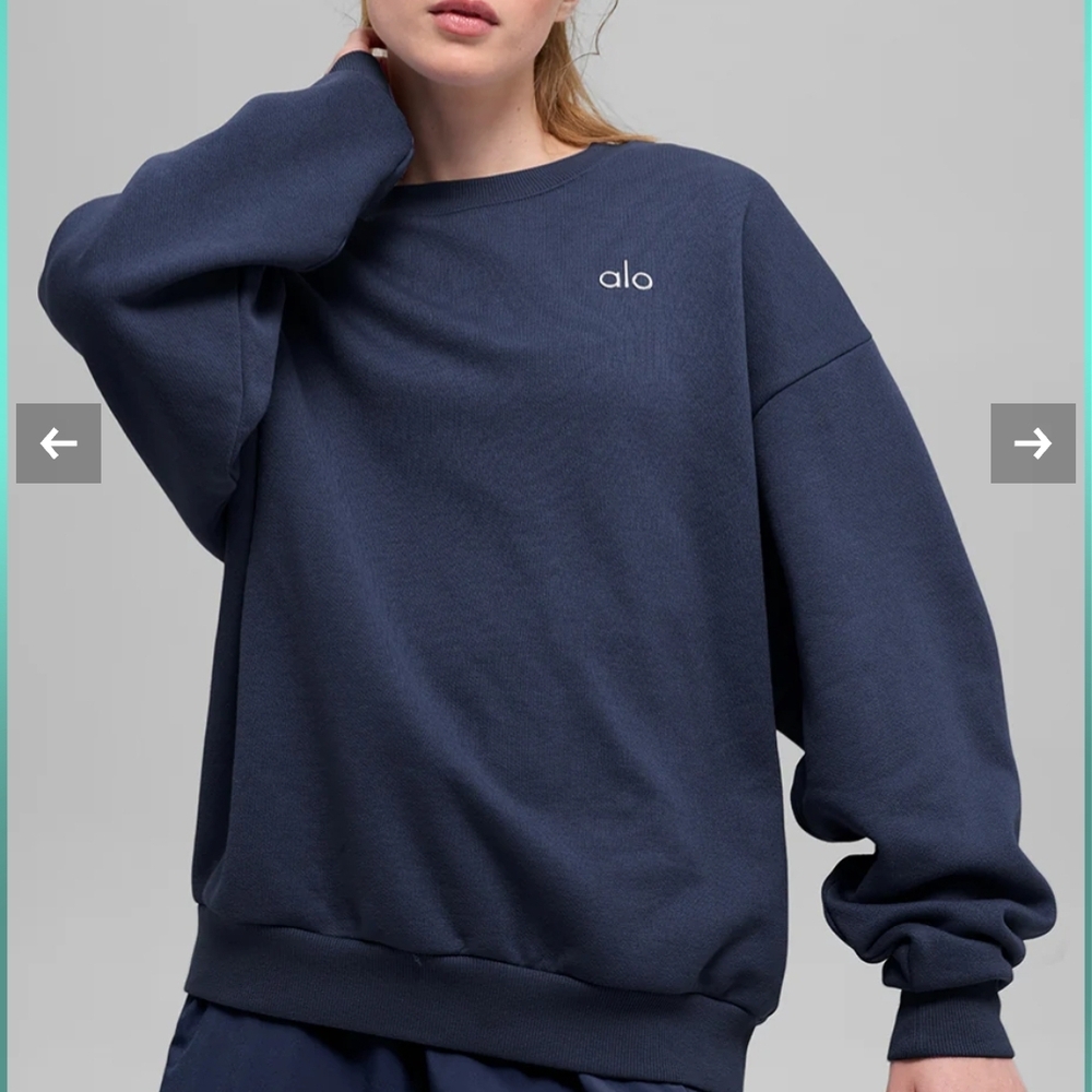ALO Yoga Accolade Crew Neck Pullover in Dark Blue
